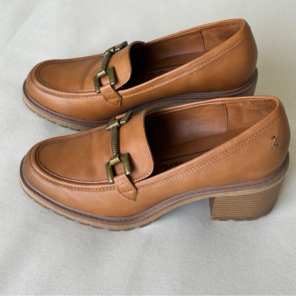 Women’s Zodiac Chunky Heeled Gemma Hardware Lug Sole Loafer Shoes / Size 9